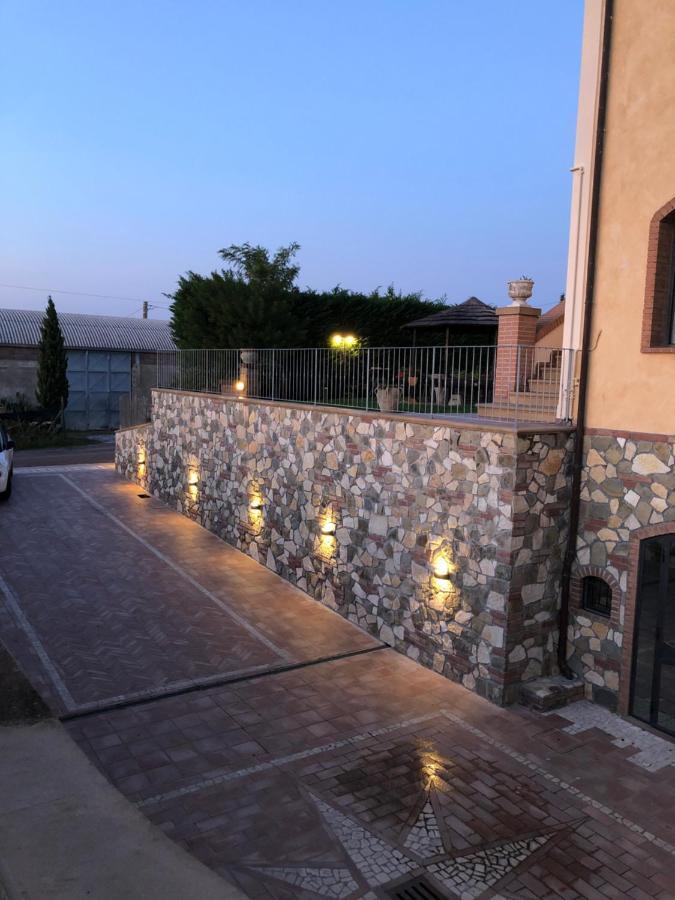 Casa In Campagna A Due Passi Dal Mare Пиза Екстериор снимка